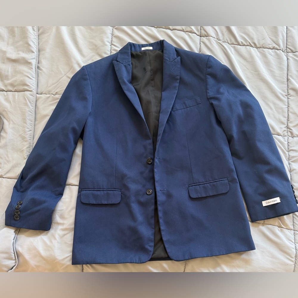 2-piece Calvin Klein Boys’ Formal Suit set, size 18 Husky